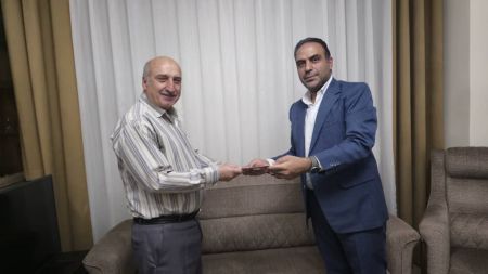 تجلیل و تکریم از خانواده ایثارگران و جانبازان با حضور نمایند